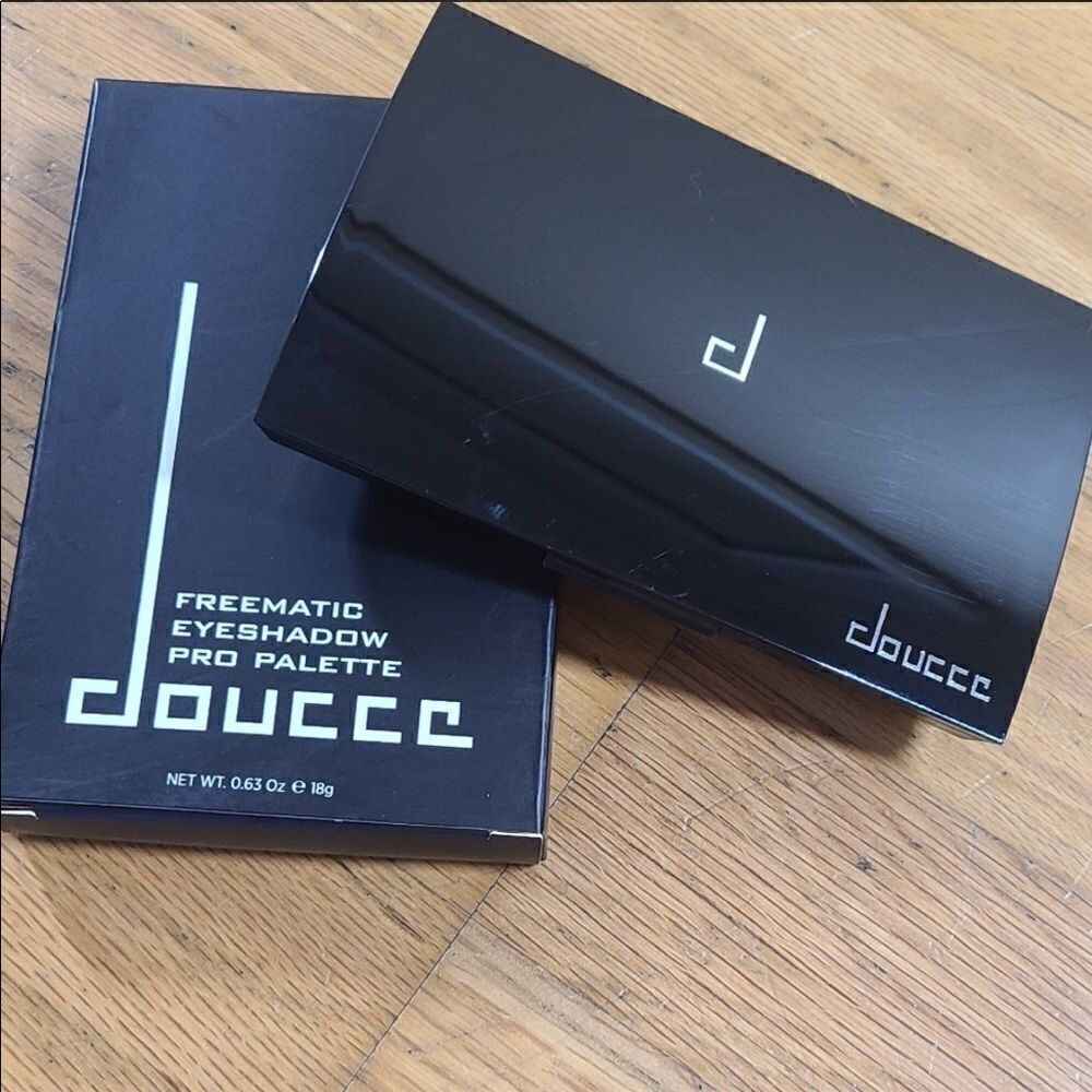 Freematic Limited edition Smokey Pro Palette